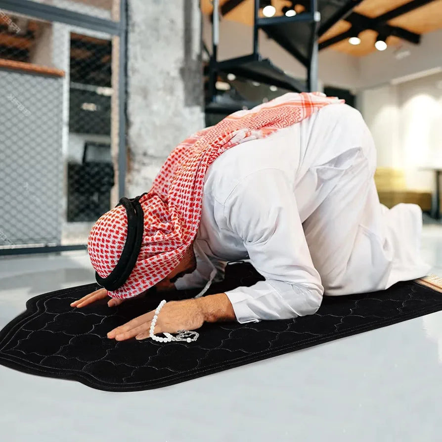 Plain Luxurious Mehrab Prayer Mat | Imported Janamaz - Black